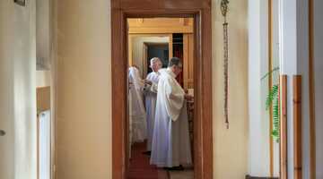 Wspólnota akademicka UPJPII z modlitwą na Mszy św. w intencji powrotu do zdrowia papieża Franciszka 20 II 2025